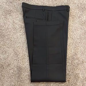 Haggar 34x32 dress khaki Gray